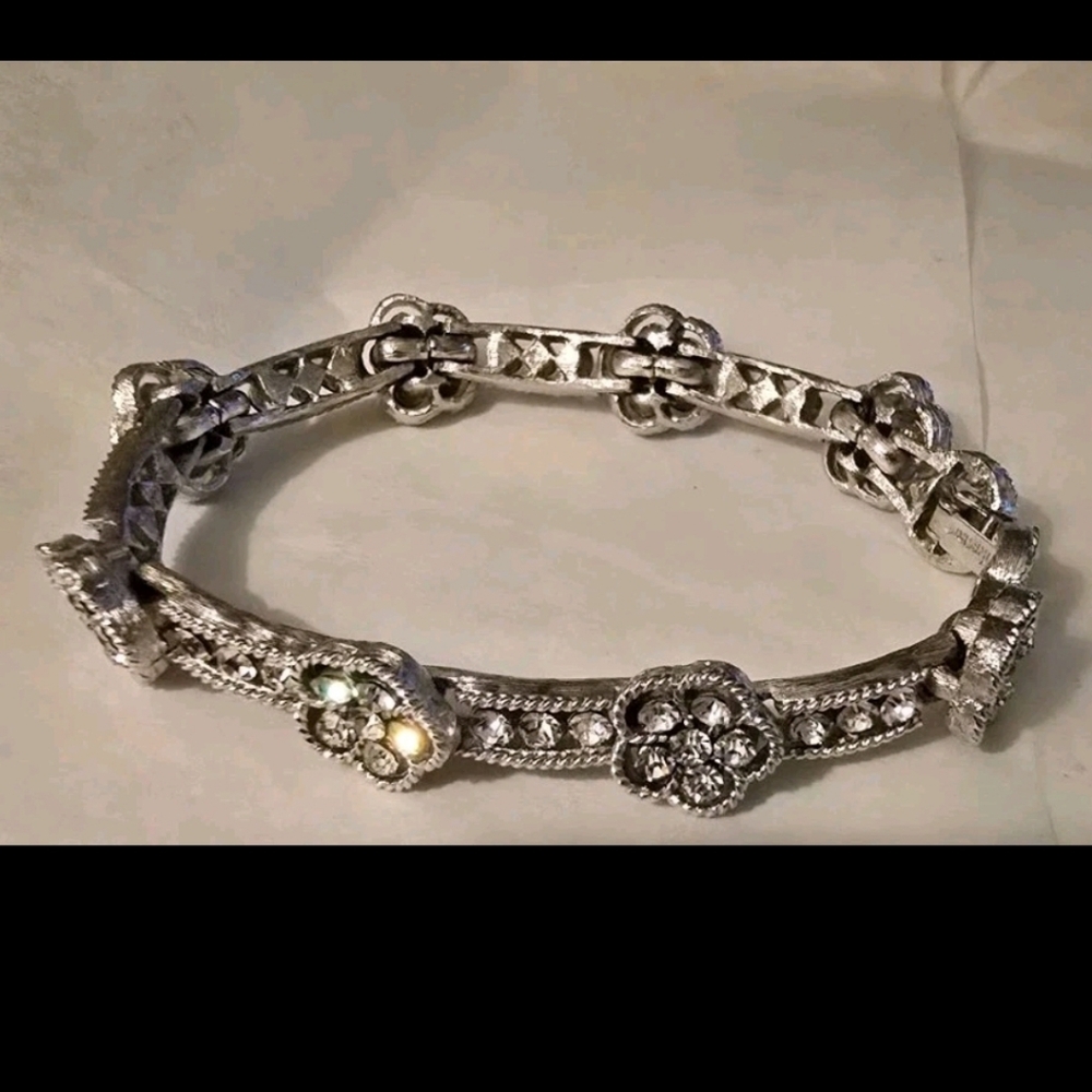 Vintage Crown Trifari Rhinestone Flower Daisy Floral Silver Tone Bracelet 7.25"